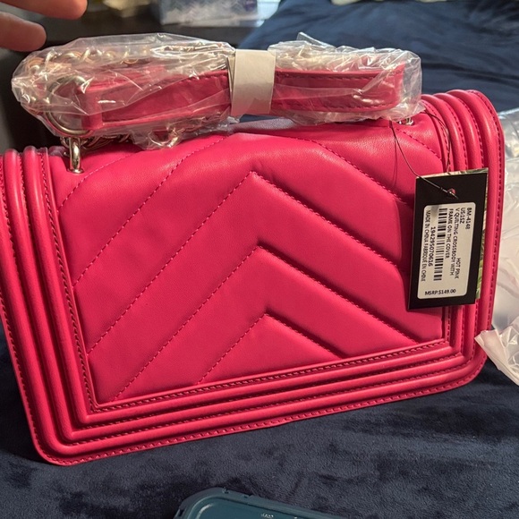 NWT!! Badgley Mischka Hot Pink Quilted Crossbody With Adjustable Strap Bag - Picture 6 of 6